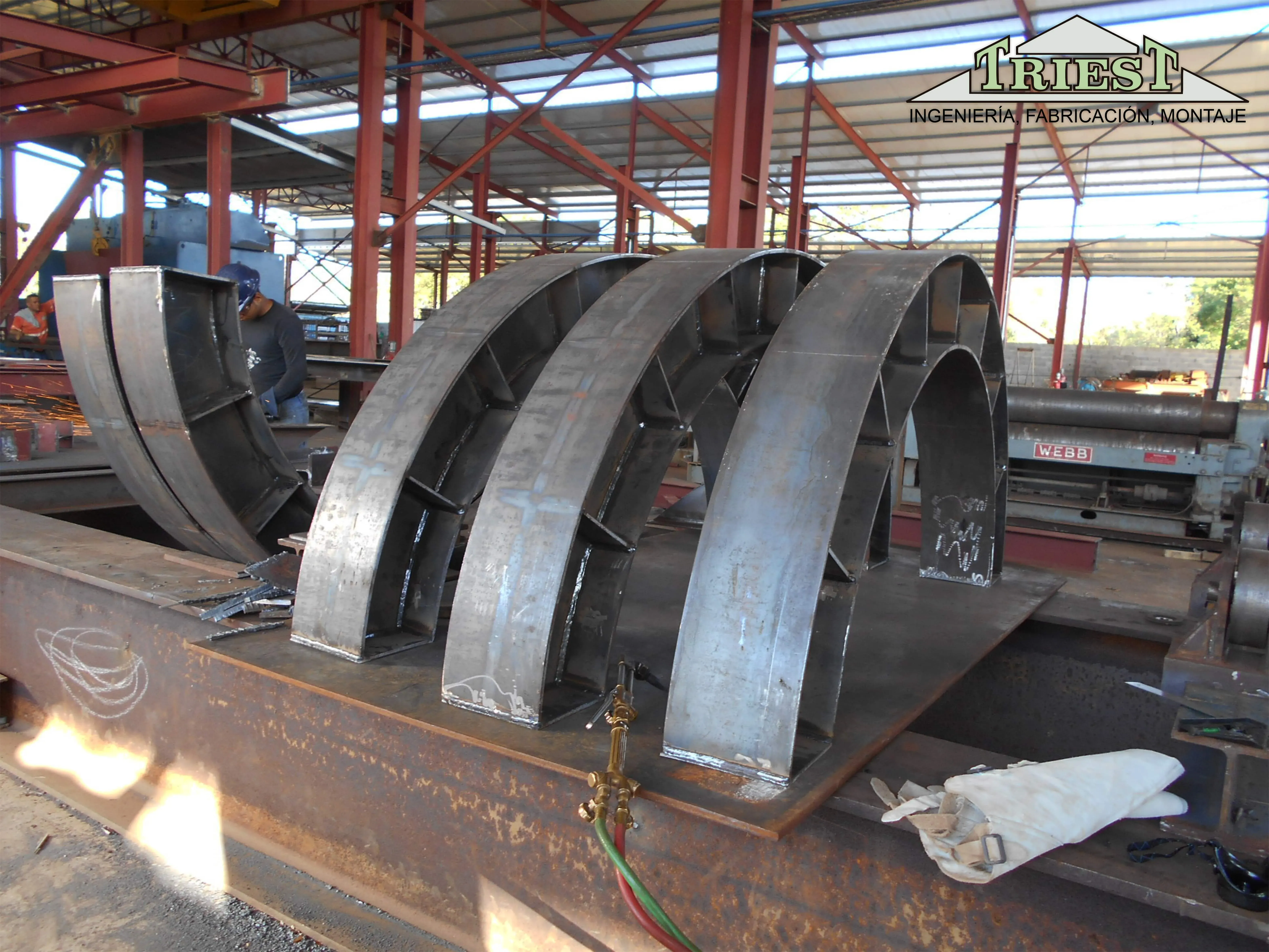 Metal linings