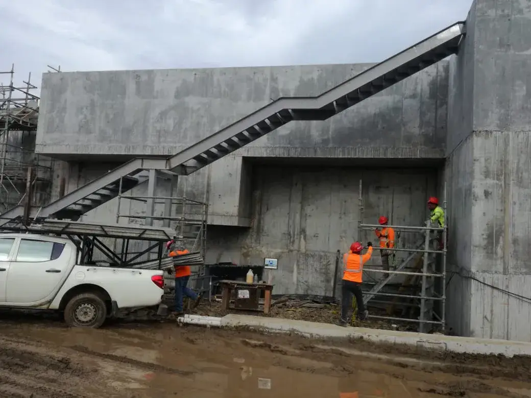 Montaje de estructura metálica Aguas Residuales Juan Díaz